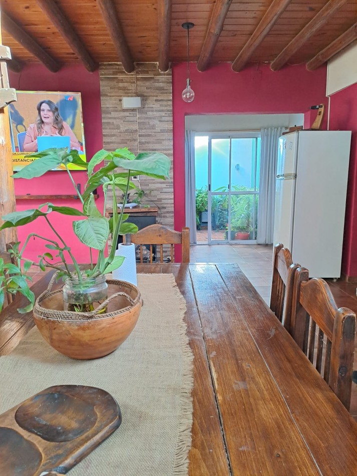CASA EN VENTA 4 DORMITORIOS EN DORREGO GUAYMALLEN