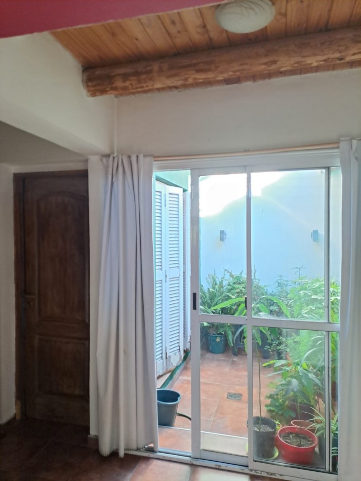 CASA EN VENTA 4 DORMITORIOS EN DORREGO GUAYMALLEN