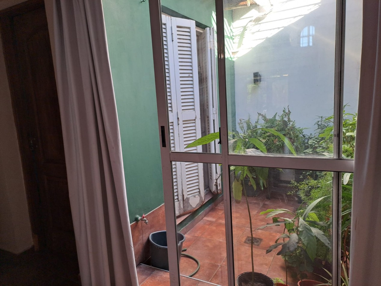 CASA EN VENTA 4 DORMITORIOS EN DORREGO GUAYMALLEN