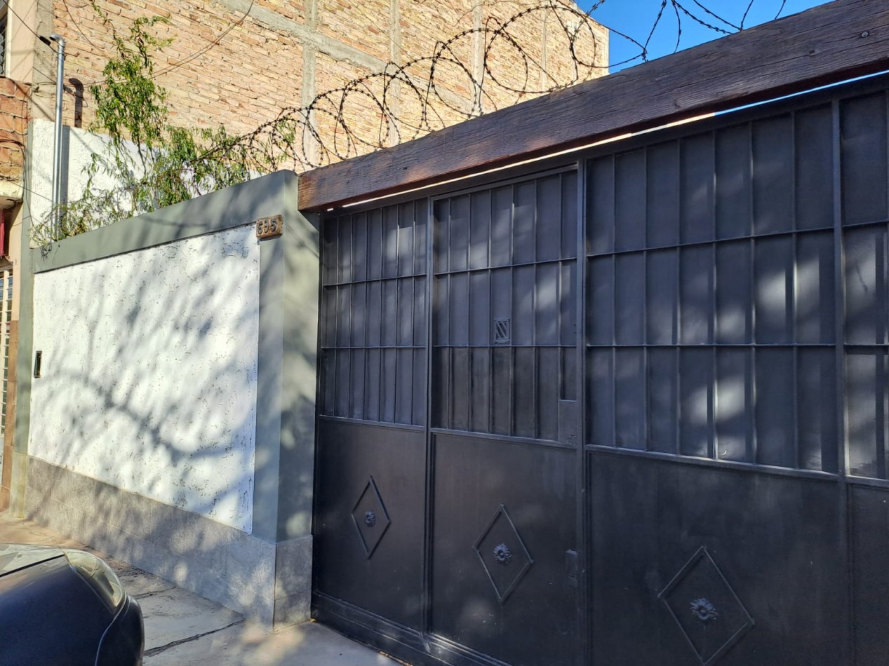 CASA EN VENTA 4 DORMITORIOS EN DORREGO GUAYMALLEN
