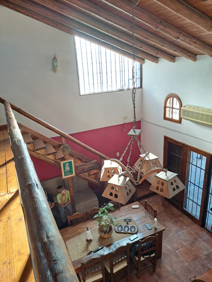 CASA EN VENTA 4 DORMITORIOS EN DORREGO GUAYMALLEN