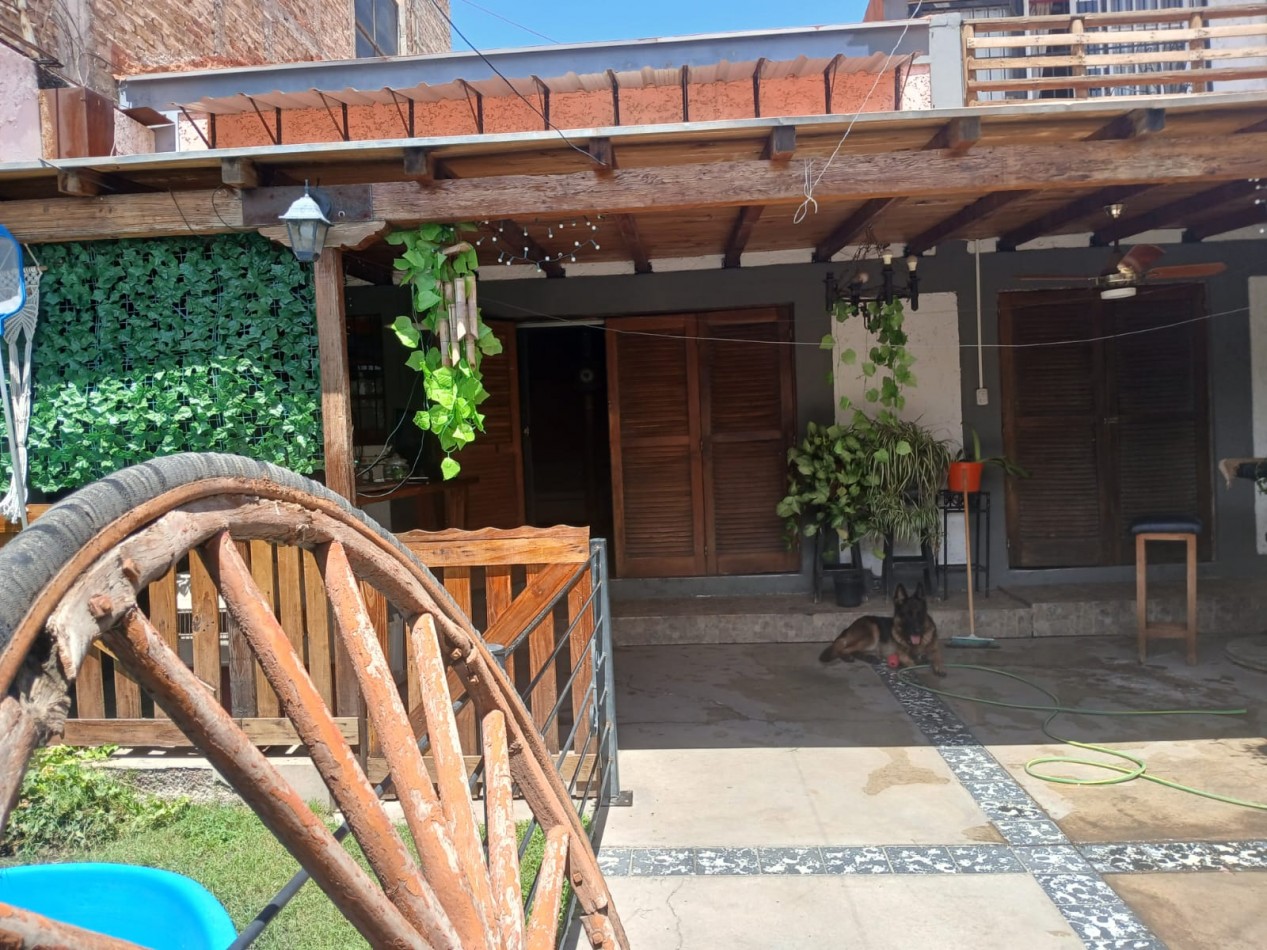 CASA EN VENTA 4 DORMITORIOS EN DORREGO GUAYMALLEN
