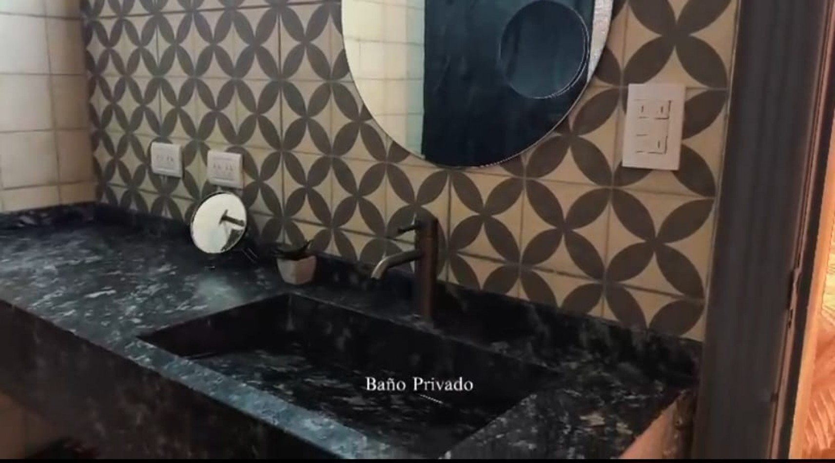 Casa en venta 3 dormitorios, cochera y patio - Sexta Seccion, Ciudad de Mendoza