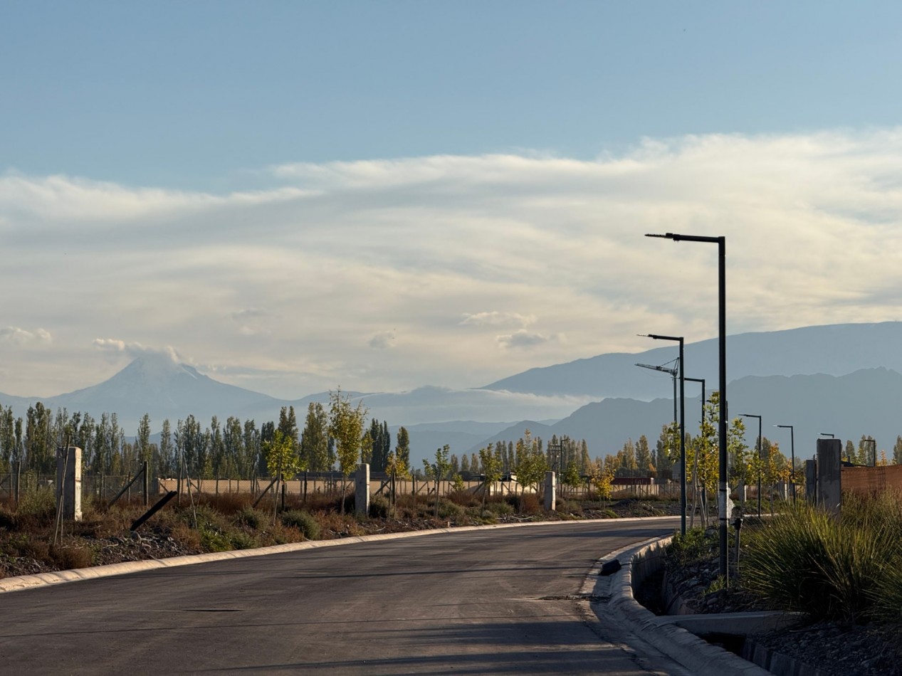 Lote Central de 578 m² con Orientacion Norte y Vista a la Montaña | Terrazas Park Vistalba