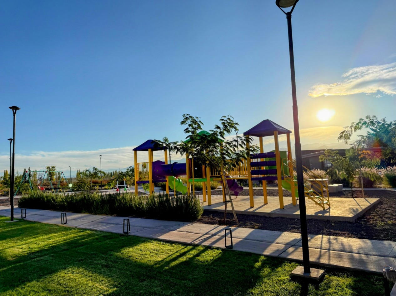 Lote Central de 578 m² con Orientacion Norte y Vista a la Montaña | Terrazas Park Vistalba