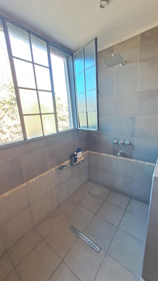 CASA EN VENTA EN EL COMPLEJO LOS LIRIOS GUAYMALLEN