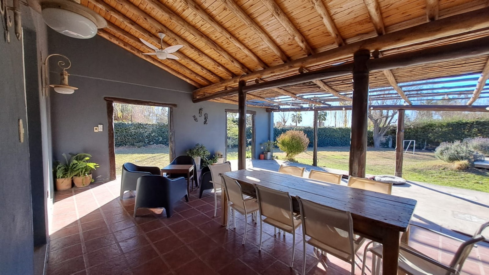 CASA EN VENTA EN EL COMPLEJO LOS LIRIOS GUAYMALLEN