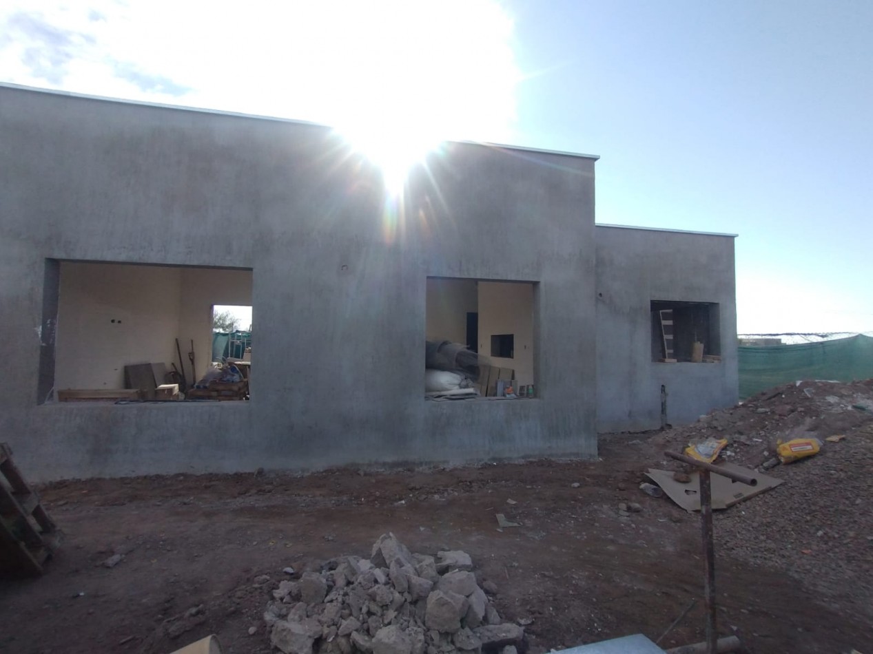 CASA EN VENTA EN ACACIAS DE TERRADA- LUJAN DE CUYO