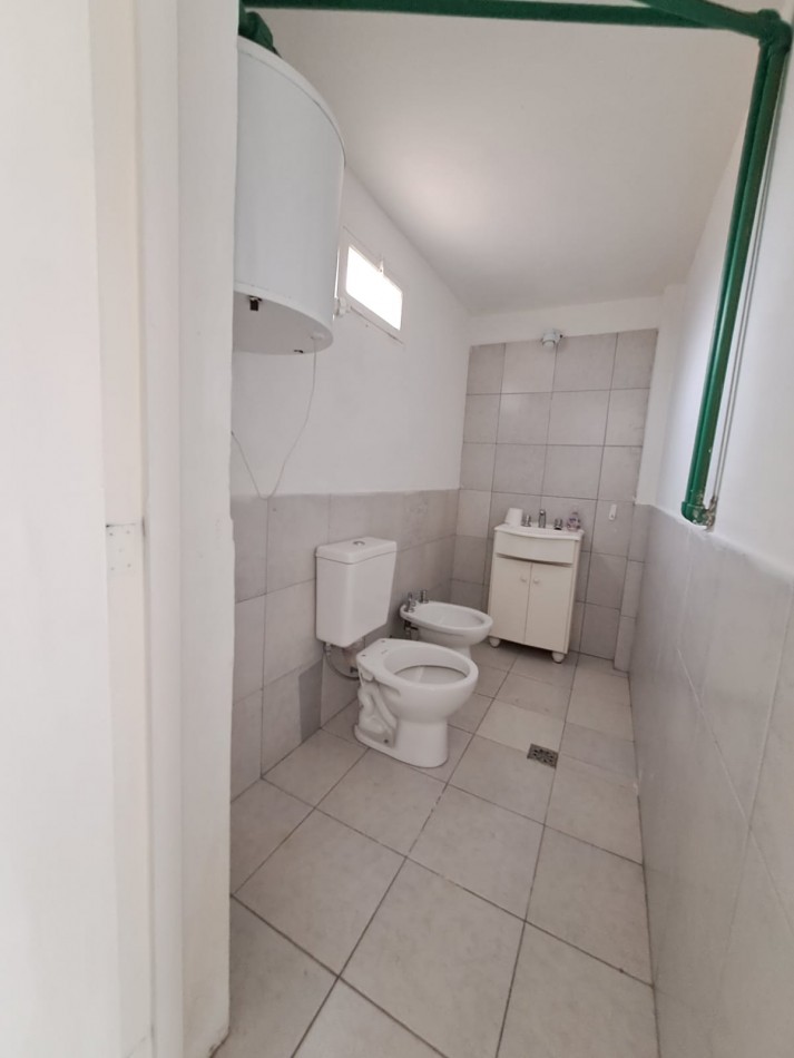 Local comercial en alquiler 100 m² en Vistalba - a metros de Roque Saenz Peña | Gran frente vidriado