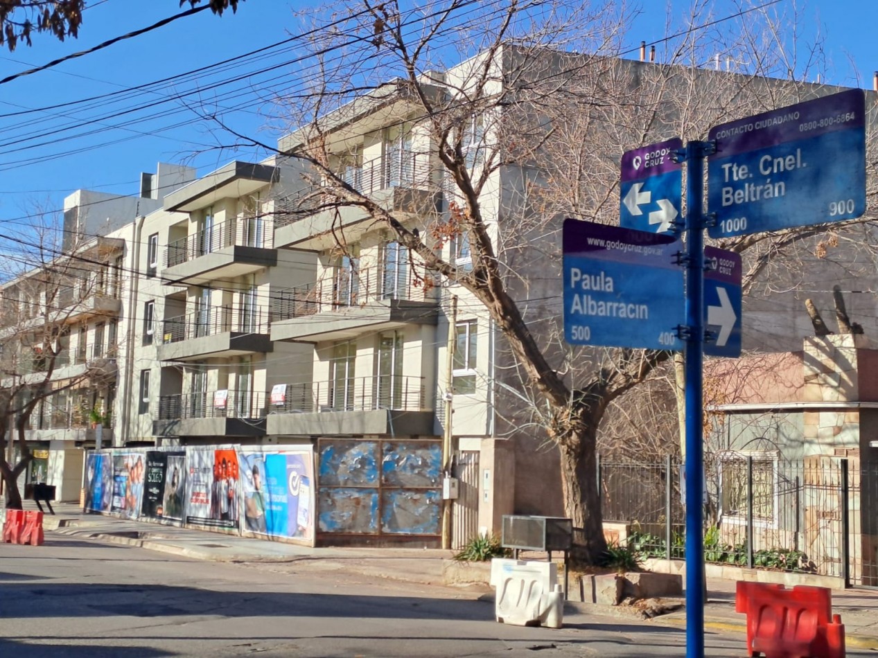 Departamento en venta Godoy Cruz - A estrena - Planta Baja con patio - Edificio Via Beltran