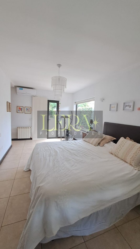 Casa en Venta con 4 Dorm. en Chacras de Coria