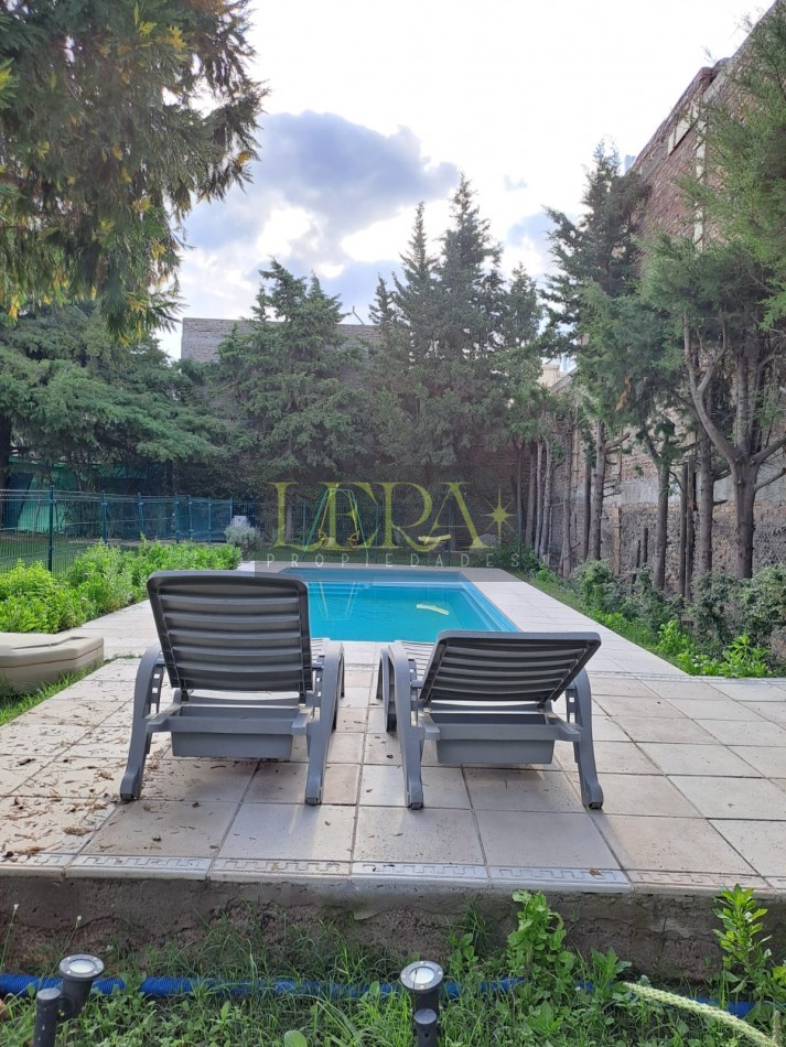 CASA EN VENTA CON 3 DORMITORIOS Y PISCINA EN LA SEXTA SECCION CIUDAD DE MENDOZA