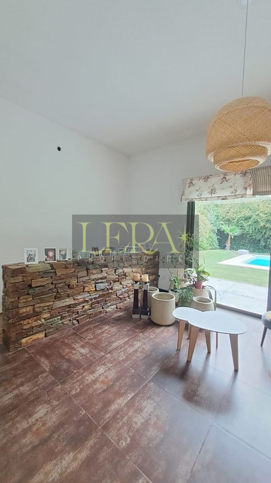 Casa en Venta con 4 Dorm. en Chacras de Coria