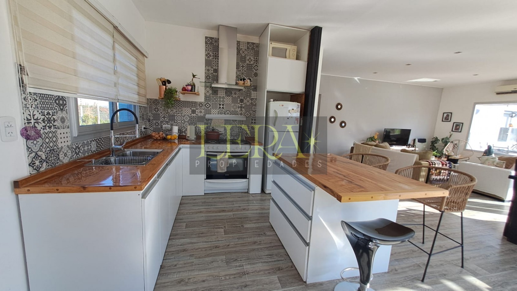 CASA EN VENTA CON 3 DORMITORIOS EN LAS COMPUERTAS LUJAN DE CUYO