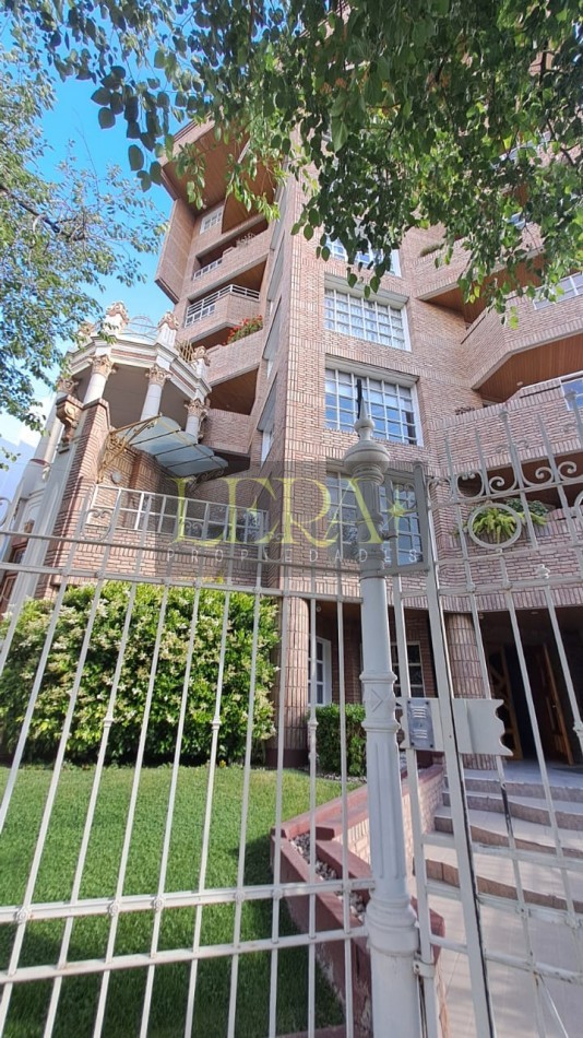 Departamento semipiso en alquiler sobre Av. Emilio Civit Ciudad de Mendoza