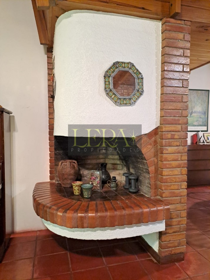 CASA EN VENTA CON 3 DORMITORIOS Y PISCINA EN LA SEXTA SECCION CIUDAD DE MENDOZA