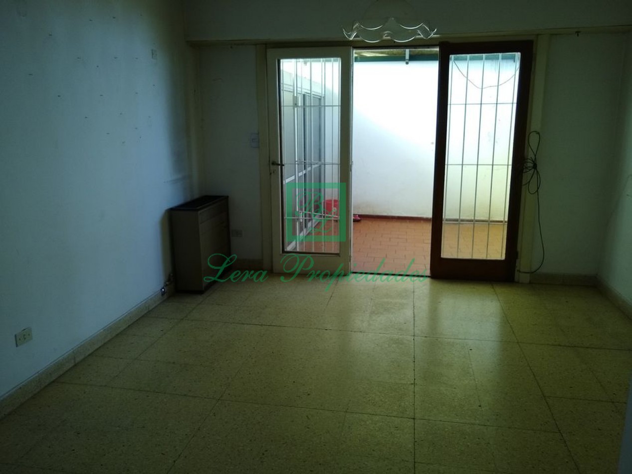 PH 2 AMBIENTES BARRIO VILLA LOURDES. OPORTUNIDAD!!