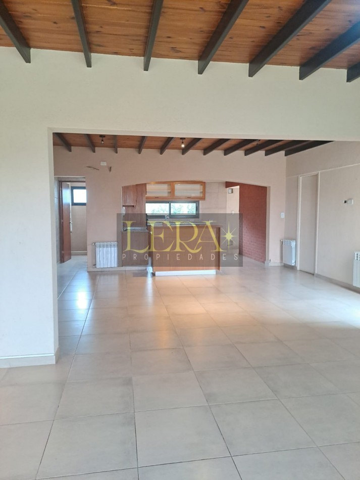 Casa de Categoria en Alquiler - Barrio Privado Cina Cina Norte - Guaymallen
