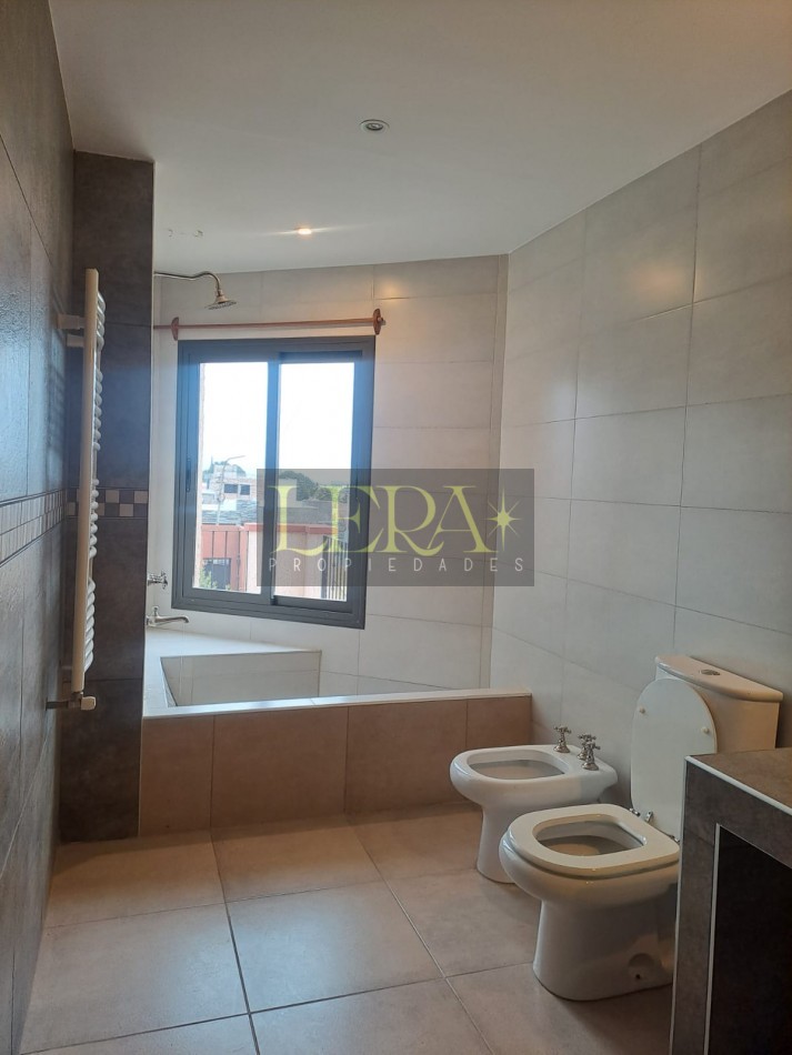 Casa de Categoria en Alquiler - Barrio Privado Cina Cina Norte - Guaymallen