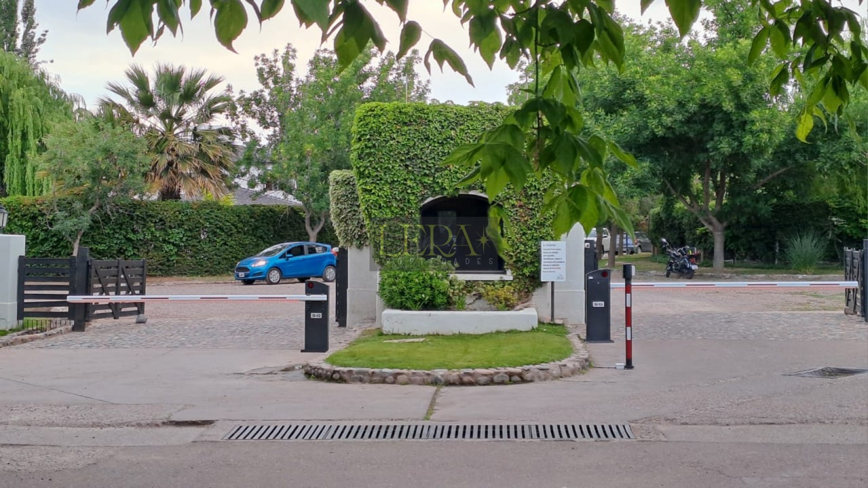Casa en Venta con 4 Dorm. en Chacras de Coria