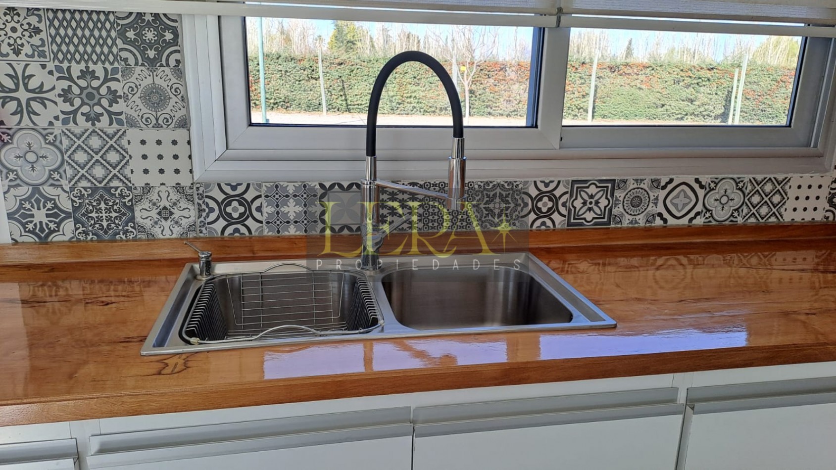 CASA EN VENTA CON 3 DORMITORIOS EN LAS COMPUERTAS LUJAN DE CUYO