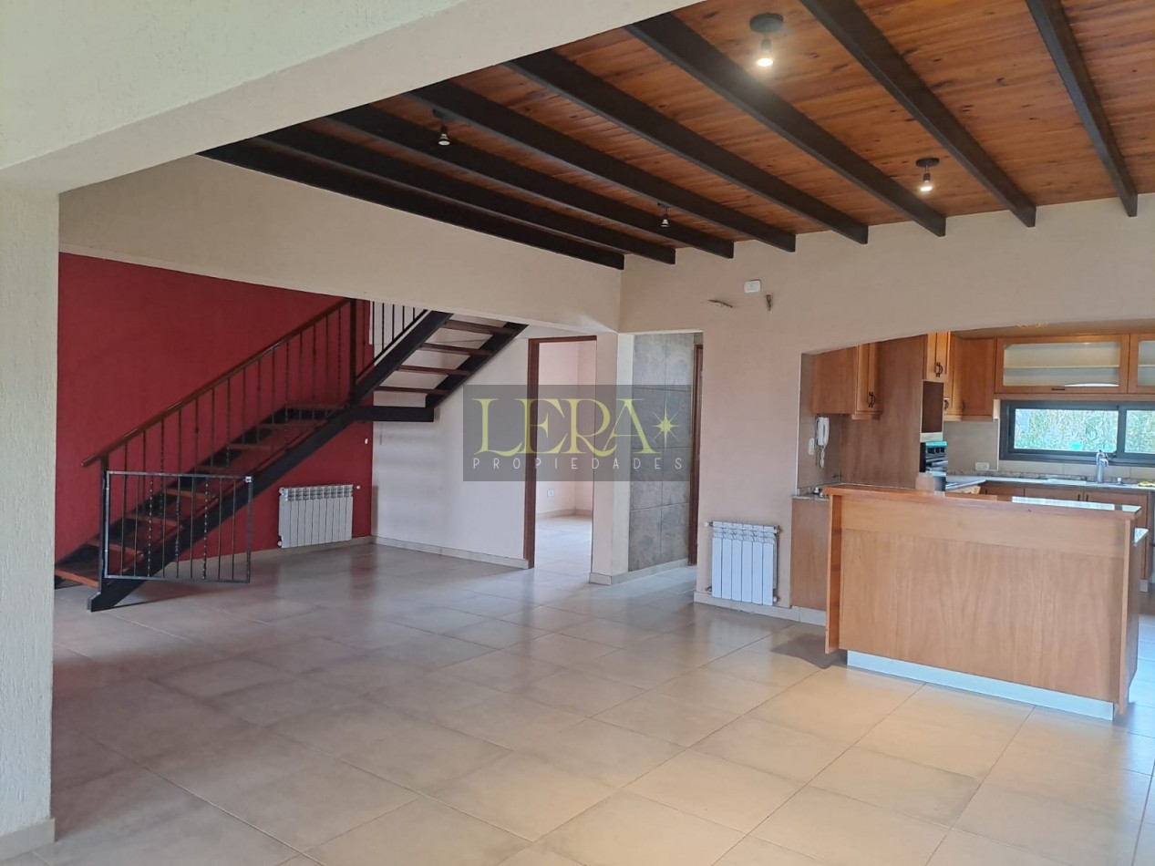 Casa de Categoria en Alquiler - Barrio Privado Cina Cina Norte - Guaymallen
