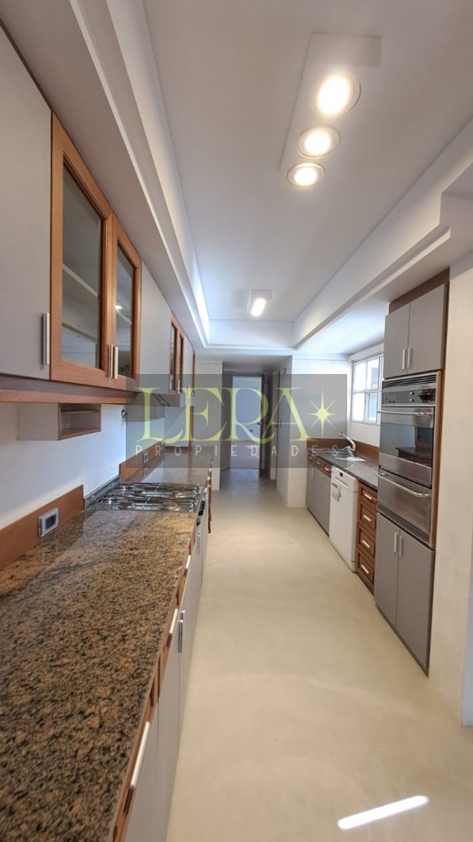 Departamento semipiso en alquiler sobre Av. Emilio Civit Ciudad de Mendoza