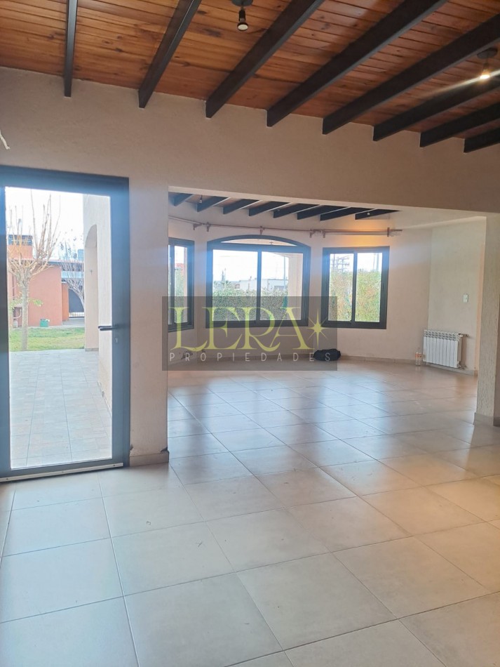 Casa de Categoria en Alquiler - Barrio Privado Cina Cina Norte - Guaymallen