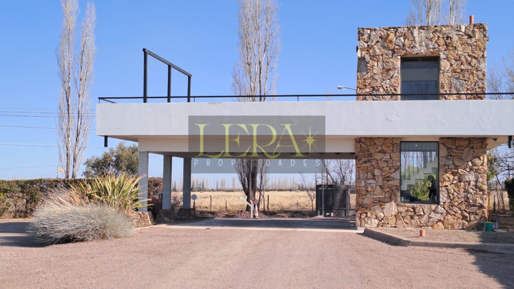 CASA EN VENTA CON 3 DORMITORIOS EN LAS COMPUERTAS LUJAN DE CUYO