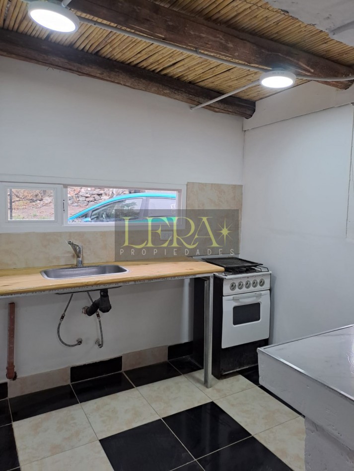 CASA EN ALQUILER DE 1 DORMITORIO EN EL SALTO.