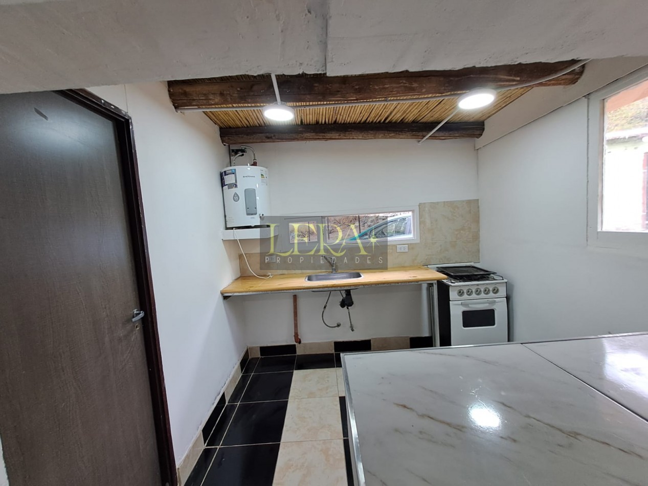 CASA EN ALQUILER DE 1 DORMITORIO EN EL SALTO.