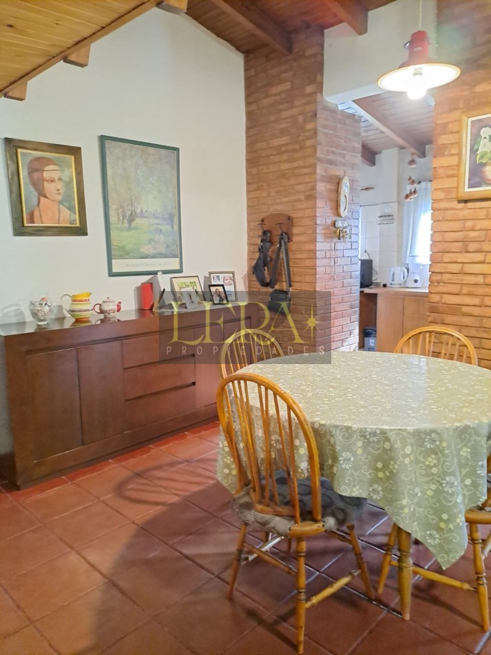 CASA EN VENTA CON 3 DORMITORIOS Y PISCINA EN LA SEXTA SECCION CIUDAD DE MENDOZA