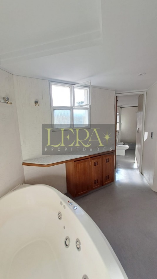 Departamento semipiso en alquiler sobre Av. Emilio Civit Ciudad de Mendoza