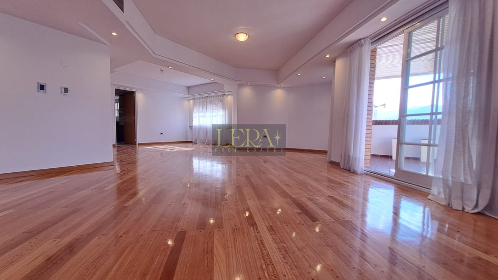 Departamento semipiso en alquiler sobre Av. Emilio Civit Ciudad de Mendoza