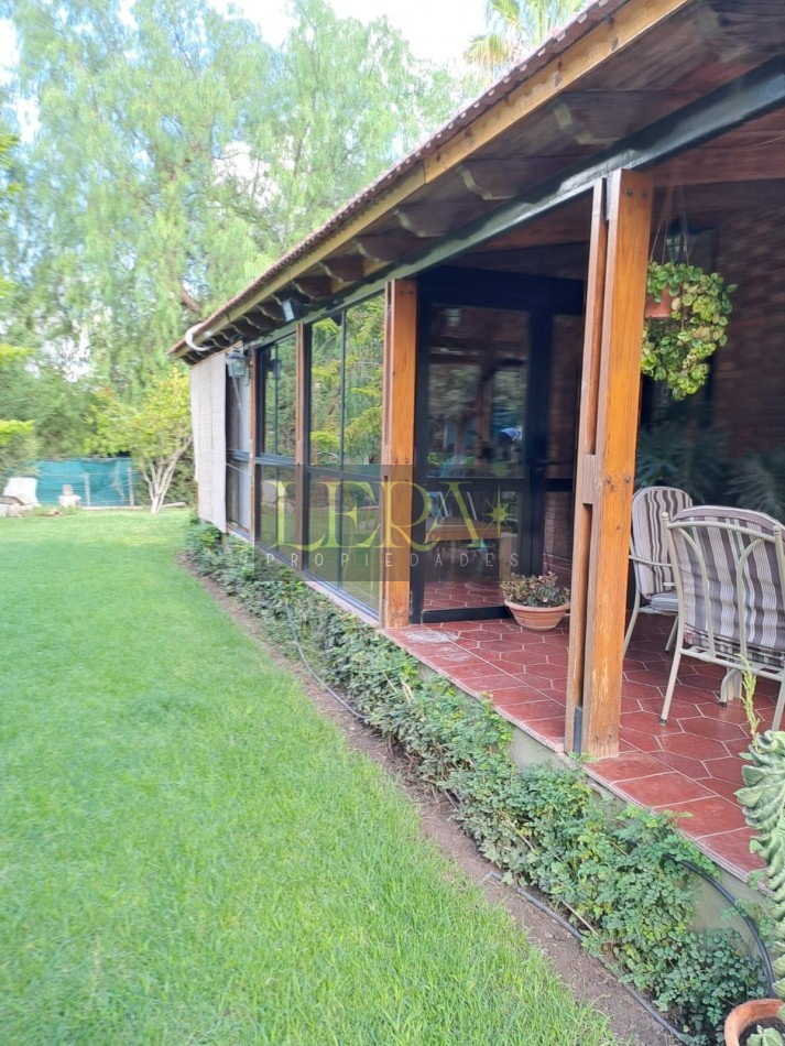 CASA EN VENTA CON 3 DORMITORIOS Y PISCINA EN LA SEXTA SECCION CIUDAD DE MENDOZA