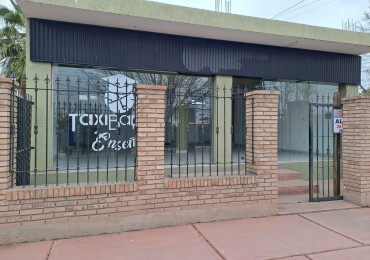 Local comercial en alquiler 100 m² en Vistalba - a metros de Roque Saenz Peña | Gran frente vidriado